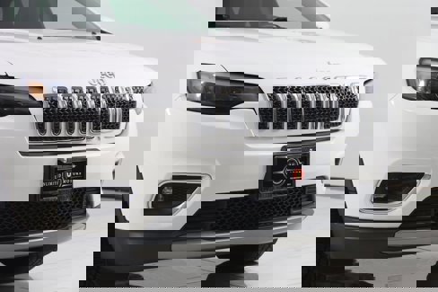 Used 2019 Jeep Cherokee Limited image 32