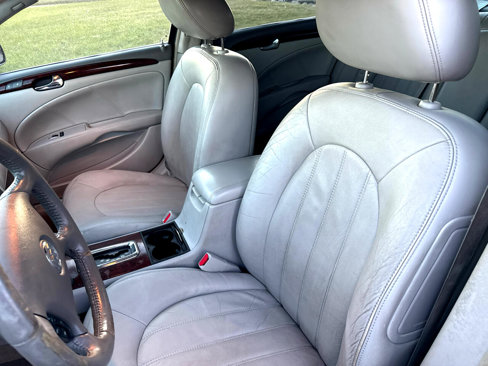 Used 2009 Buick Lucerne CXL image 16