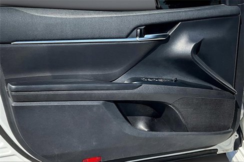 Used 2020 Toyota Camry SE image 19