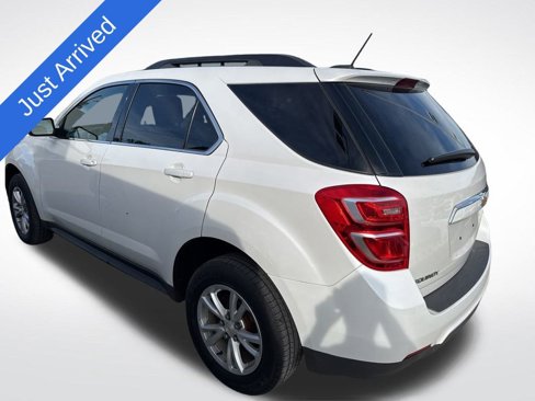 Used 2017 Chevrolet Equinox LT w/ Convenience Package image 6