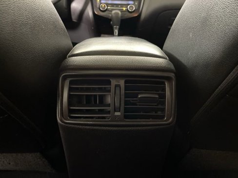 Used 2016 Nissan Rogue SL image 36