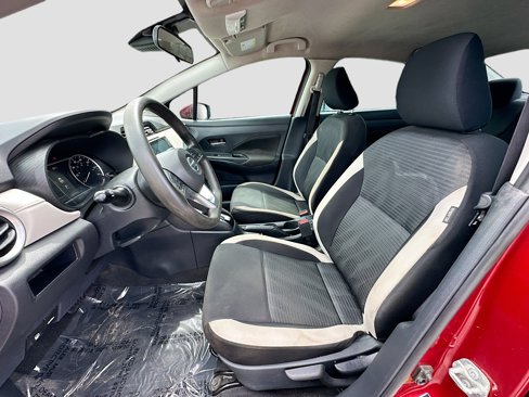 Used 2022 Nissan Versa SV image 18