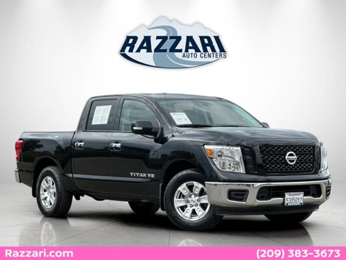 Used 2019 Nissan Titan SV image 1