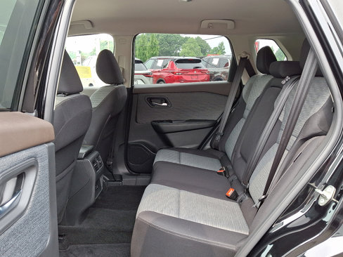 Certified 2021 Nissan Rogue SV image 10