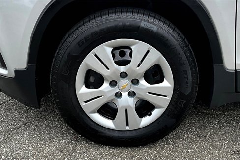 Used 2019 Chevrolet Trax LS image 28