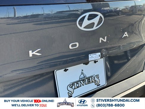 Certified 2025 Hyundai Kona SE image 13
