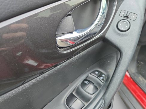 Used 2020 Nissan Rogue SV image 14
