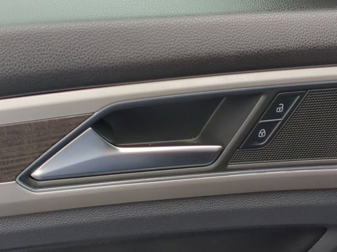 Used 2019 Volkswagen Atlas SE image 16