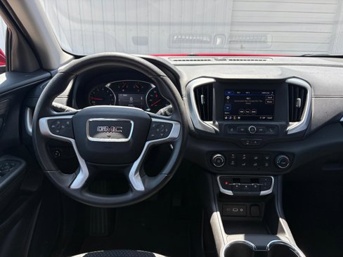 Used 2024 GMC Terrain SLE image 15
