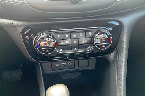 Used 2022 Buick Encore GX Select w/ Sport Touring Package image 33