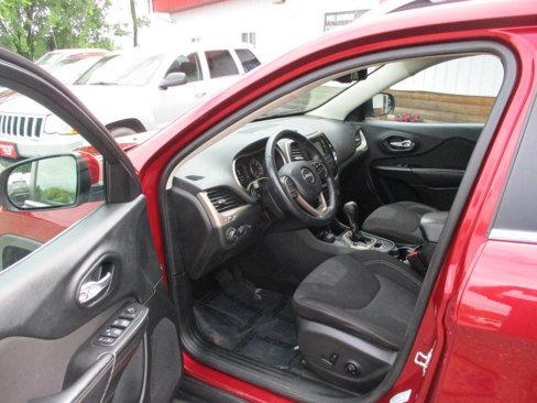 Used 2015 Jeep Cherokee Latitude w/ Comfort/Convenience Group image 15