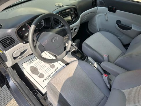 Used 2010 Hyundai Accent GLS image 11
