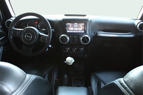 Used 2017 Jeep Wrangler Unlimited Sahara w/ Connectivity Group image 15