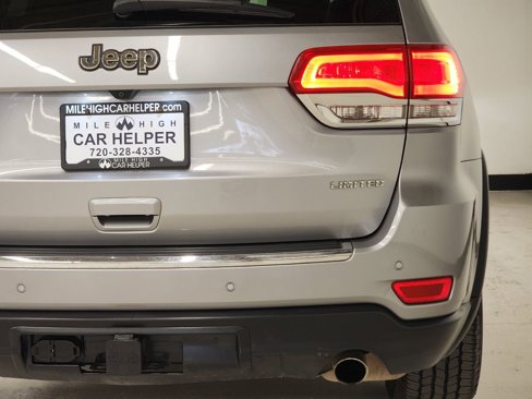 Used 2015 Jeep Grand Cherokee Limited w/ Luxury Group II image 35