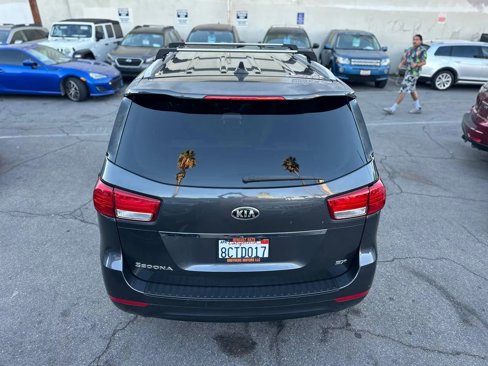 Used 2015 Kia Sedona SX image 18