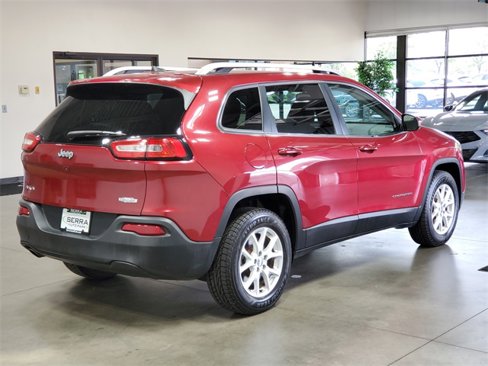 Used 2017 Jeep Cherokee Latitude w/ Cold Weather Group image 4