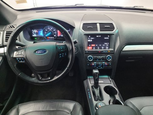 Used 2017 Ford Explorer XLT w/ Equipment Group 202A image 22
