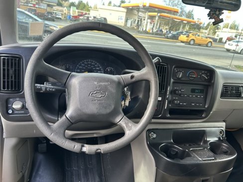 Used 2001 Chevrolet Express 3500 image 9