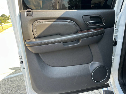 Used 2013 GMC Sierra 3500 Denali image 15