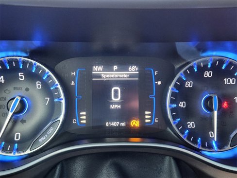 Used 2018 Chrysler Pacifica Touring-L image 19