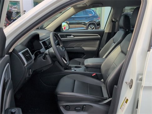Certified 2023 Volkswagen Atlas SE image 5
