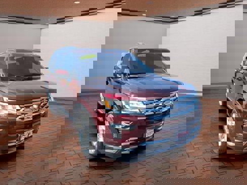 Used 2018 Ford Explorer Limited w/ Ford Safe & Smart Package image 2
