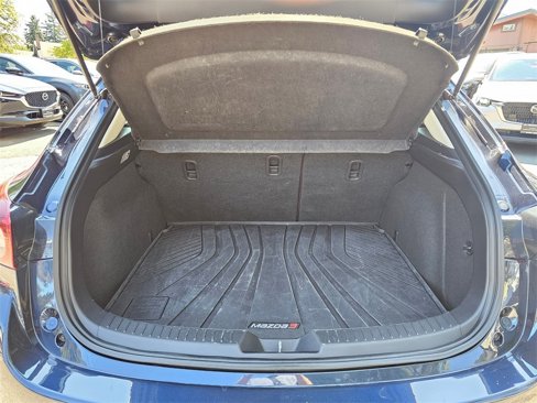 Used 2018 MAZDA MAZDA3 Touring image 18