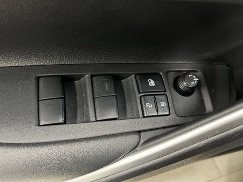 Used 2024 Toyota Corolla Cross XLE w/ Convenience Package image 30