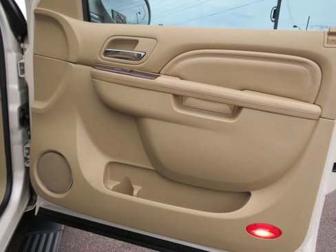 Used 2011 Cadillac Escalade ESV Premium image 40