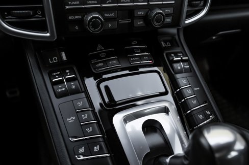 Used 2016 Porsche Cayenne S image 30