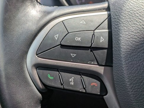 Used 2020 Jeep Grand Cherokee Altitude image 13
