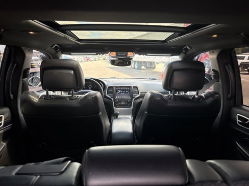 Used 2018 Jeep Grand Cherokee Limited image 32