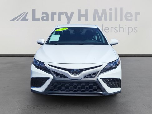 Used 2024 Toyota Camry SE image 9