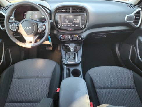 Used 2023 Kia Soul LX image 15