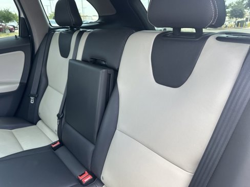 Used 2017 Volvo XC60 T5 Dynamic w/ Preferred Option Package image 19