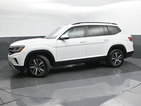 Used 2022 Volkswagen Atlas SE image 2