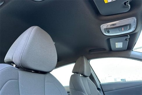 Used 2025 Hyundai Elantra Sport image 17