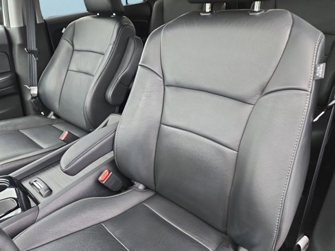Used 2019 Honda Pilot Touring image 16