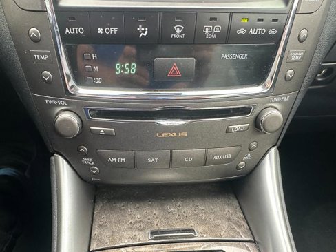Used 2011 Lexus IS 350C image 28