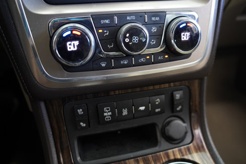 Used 2013 GMC Acadia Denali image 20