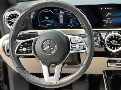Used 2022 Mercedes-Benz CLA 250 4MATIC image 20