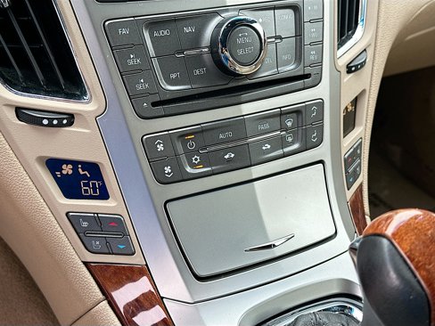 Used 2011 Cadillac CTS Premium image 16