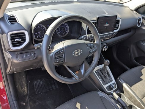 Used 2022 Hyundai Venue Limited image 10