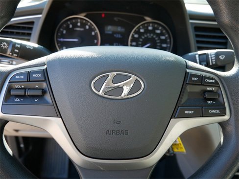 Used 2017 Hyundai Elantra SE image 17