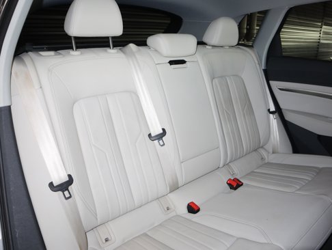 Used 2022 Audi e-tron Premium image 11