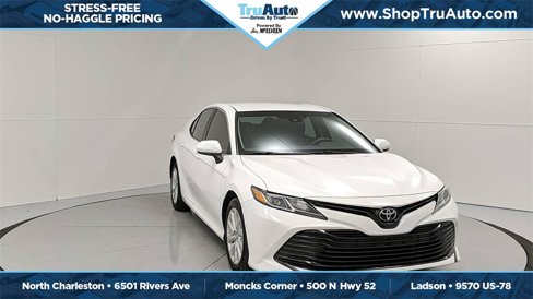 Used 2018 Toyota Camry LE image 24
