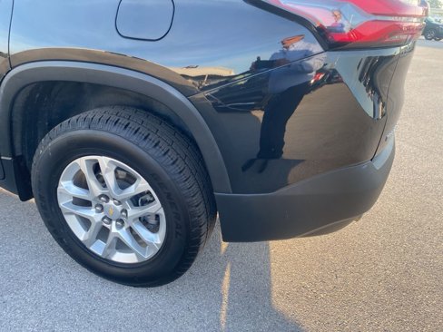 Used 2022 Chevrolet Traverse LS image 10