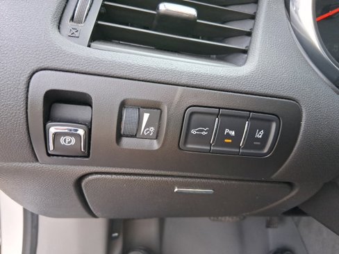 Used 2015 Chevrolet Impala LTZ image 23