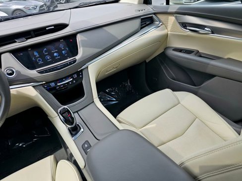 Used 2017 Cadillac XT5 Premium Luxury image 34