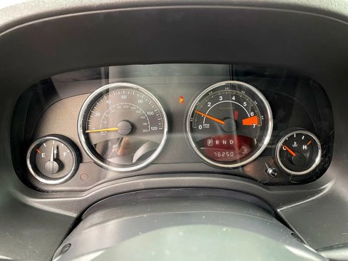 Used 2016 Jeep Compass Latitude image 14